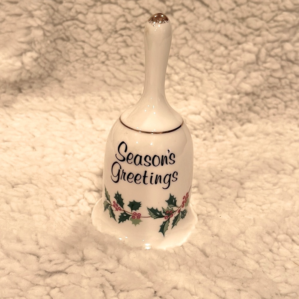 🎄Vintage bone china Season’s Greetings bell🎄